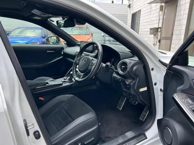 LEXUS IS - 8