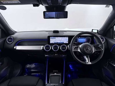 2025 Mercedes-BENZ GLB photo 2