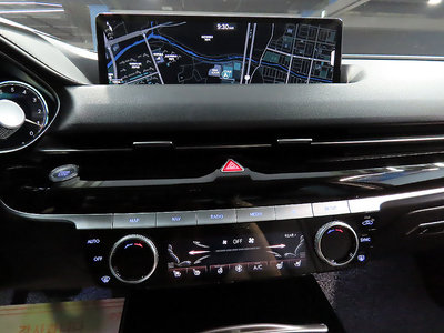 2024 Genesis G80 (RG3) thumbnail 12