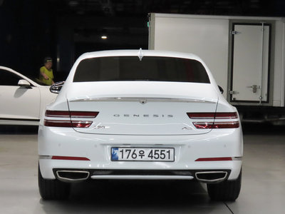 GENESIS G80 (RG3) - 2