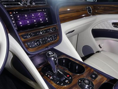2021 Bentley BENTAYGA thumbnail 16
