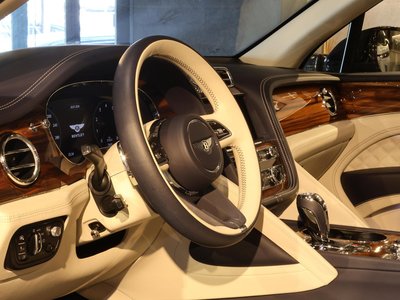 صورة 2 لـ 2021 Bentley BENTAYGA