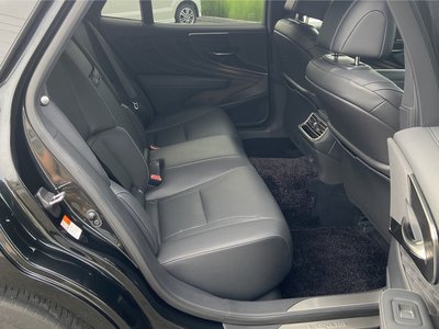 صورة 9 لـ 2023 Lexus LS