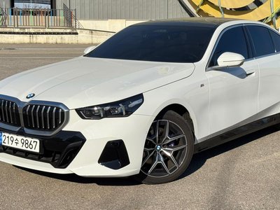 BMW 5 SERIES - 1