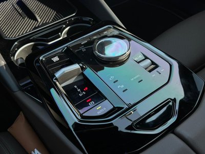 2024 BMW 5 SERIES 缩略图 11