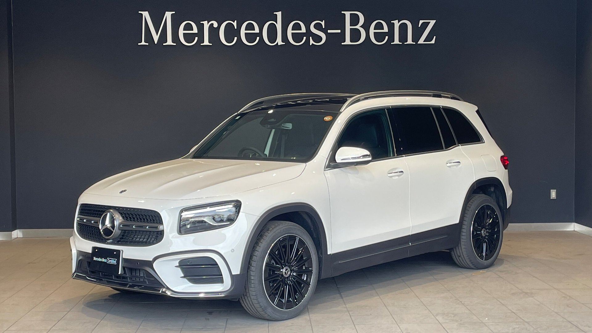 MERCEDES-BENZ GLB - View 1
