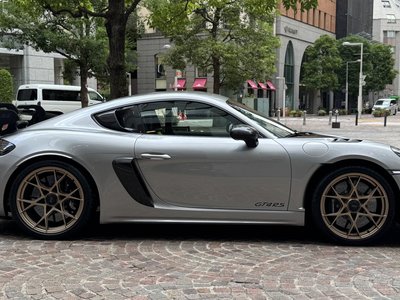 PORSCHE 718 CAYMAN GT4 RS - 2