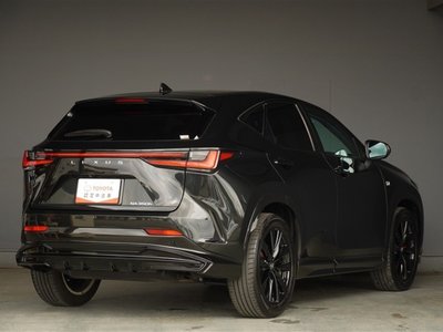 صورة 2 لـ 2023 Lexus NX