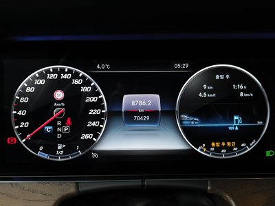 MERCEDES-BENZ E-CLASS - 8