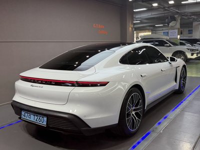 2021 Porsche TAYCAN — фото 2