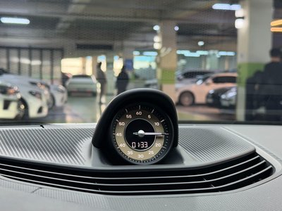 2021 Porsche TAYCAN — миниатюра 16