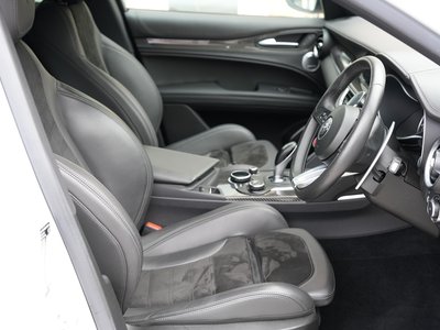 صورة 14 لـ 2019 ALFA Romeo STELVIO