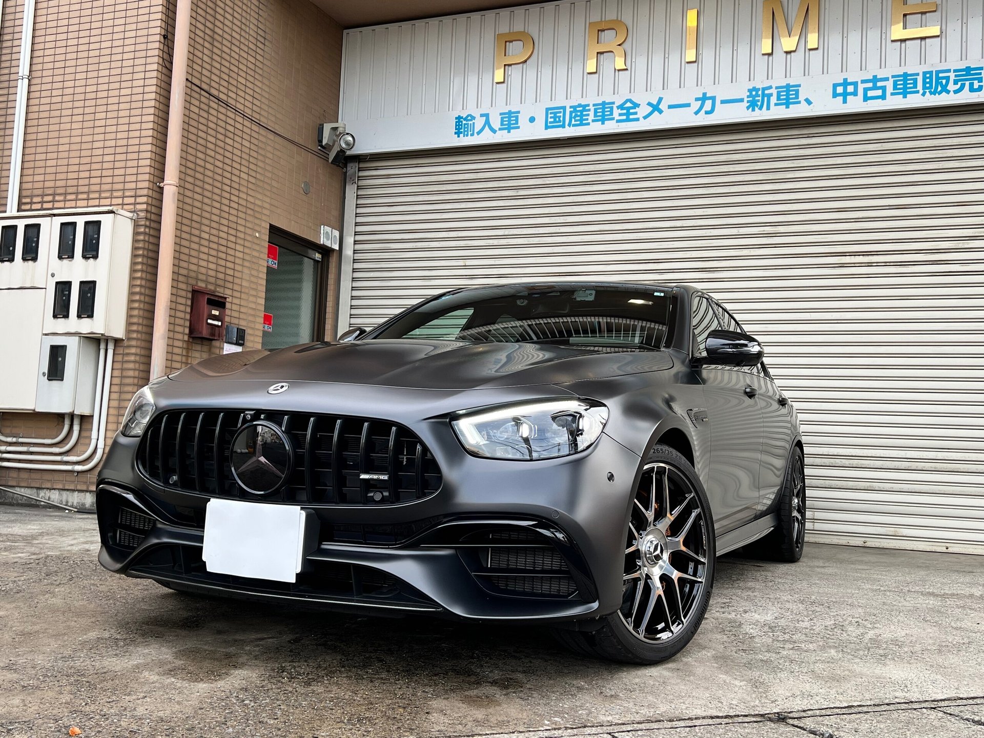 MERCEDES-BENZ E-CLASS AMG - View 1