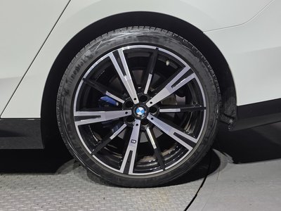 2025 BMW 5 SERIES 照片 8