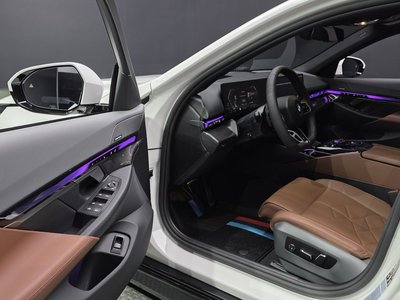 2025 BMW 5 SERIES — миниатюра 13