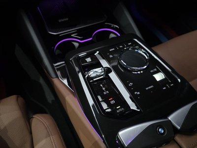 2025 BMW 5 SERIES — миниатюра 12