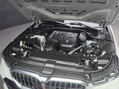 2025 BMW 5 SERIES 照片 7