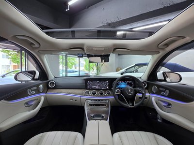 MERCEDES-BENZ E-CLASS - 8