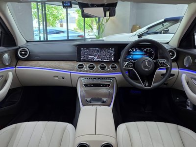 MERCEDES-BENZ E-CLASS - 7