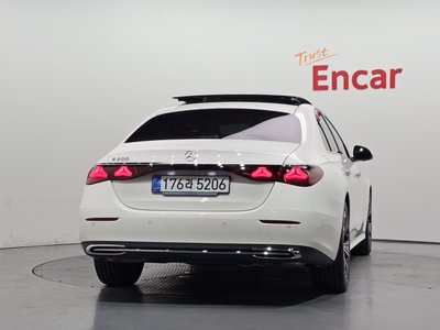 صورة 3 لـ 2025 Mercedes-BENZ E-CLASS