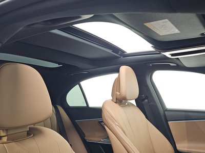 صورة مصغرة 24 لـ 2025 Mercedes-BENZ E-CLASS