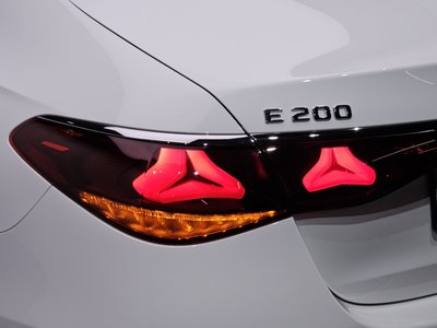 صورة 10 لـ 2025 Mercedes-BENZ E-CLASS