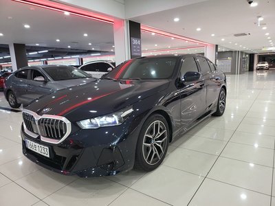 BMW 5 SERIES - 1