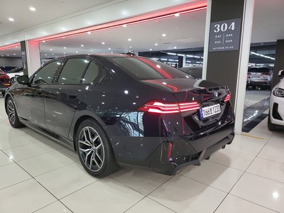 BMW 5 SERIES - 4