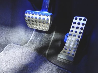 MERCEDES-BENZ E-CLASS - 9