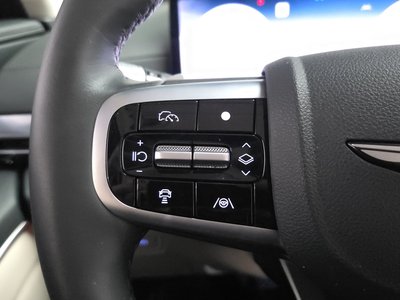 2024 Genesis GV80 thumbnail 17