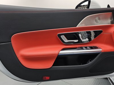 2025 Mercedes-BENZ SL thumbnail 14