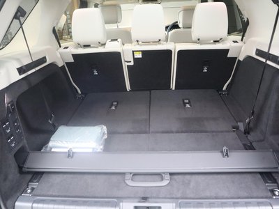 2025 LAND Rover DISCOVERY — миниатюра 28