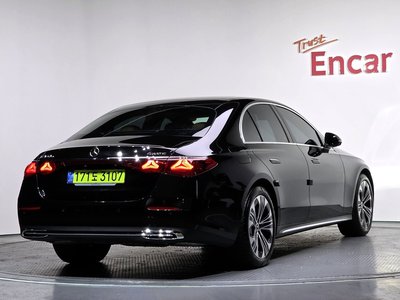 MERCEDES-BENZ E-CLASS - 4