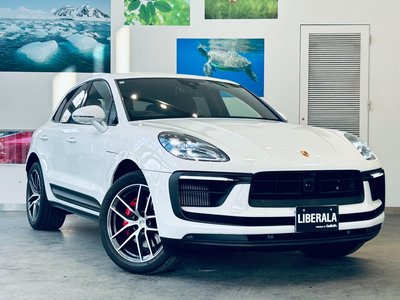 PORSCHE MACAN - 4