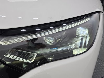 MERCEDES-BENZ EQE - 9
