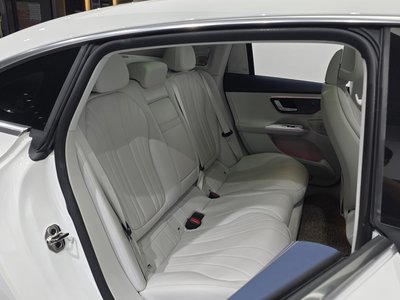 2023 Mercedes-BENZ EQE — миниатюра 19