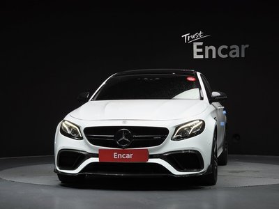 2019 Mercedes-BENZ E-CLASS 照片 2