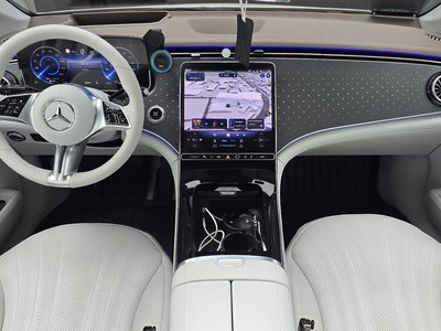 MERCEDES-BENZ EQE - 5