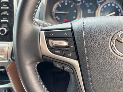 TOYOTA LAND CRUISER PRADO - 8