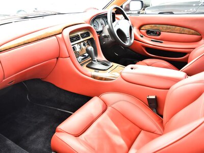 ASTON MARTIN DB7 - 10