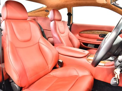 ASTON MARTIN DB7 - 9