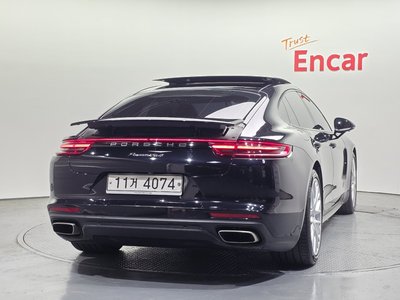 PORSCHE PANAMERA - 4