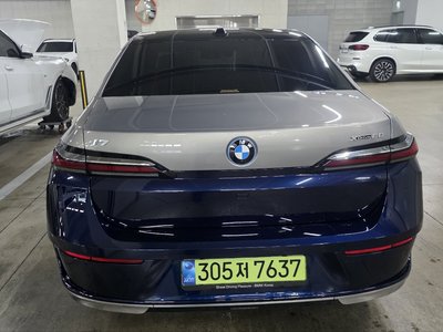 صورة 6 لـ 2022 BMW I7