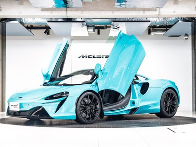 MCLAREN ARTURA - 2