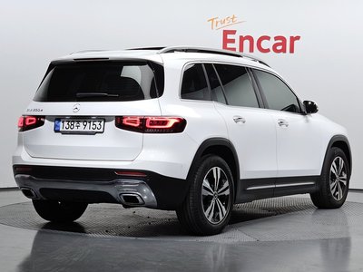 MERCEDES-BENZ GLB - 3