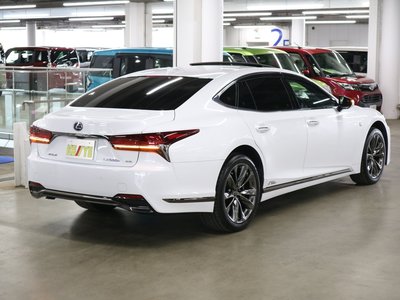 LEXUS LS - 6