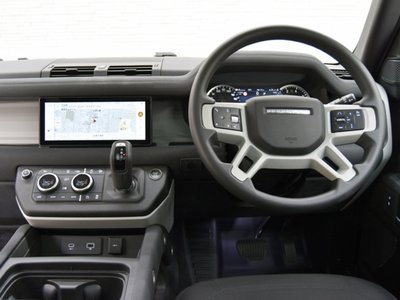 LAND ROVER DEFENDER - 9