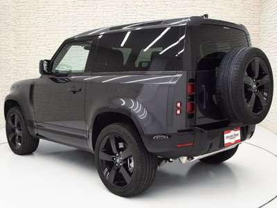 LAND ROVER DEFENDER - 2