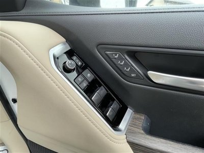 صورة مصغرة 65 لـ 2023 Toyota LAND CRUISER 300