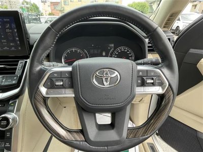 صورة مصغرة 44 لـ 2023 Toyota LAND CRUISER 300